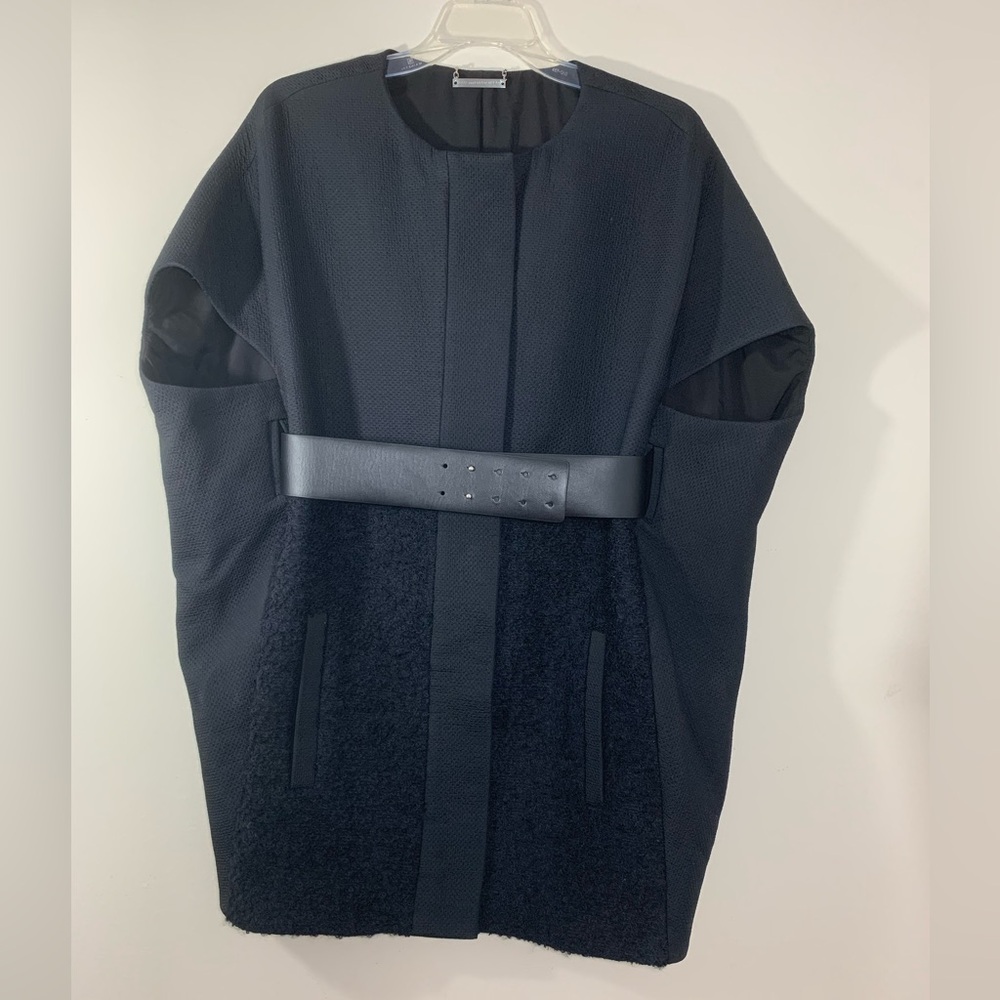 💥HP💥Diane Von Furstenberg belted coat/cap in black wool. Size S